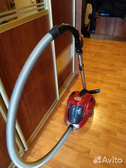 Пылесос Tefal compact power cyclonic
