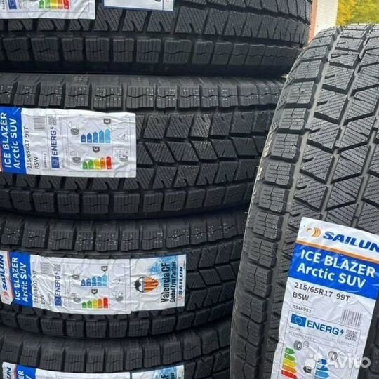 Sailun Ice Blazer Arctic SUV 235/55 R18 104H