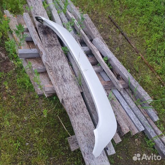 Спойлер Toyota Harrier