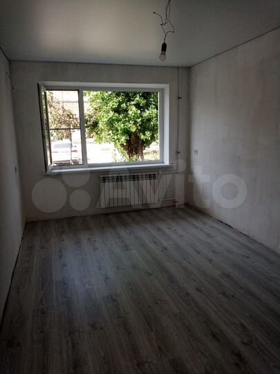 2-к. квартира, 42 м², 1/4 эт.