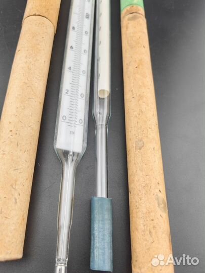 Два больших термометра времен СССР для кинофотолюб