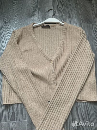 Укороченная кофта bershka