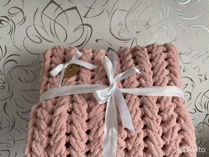 Плюшевые пледы рубной работы