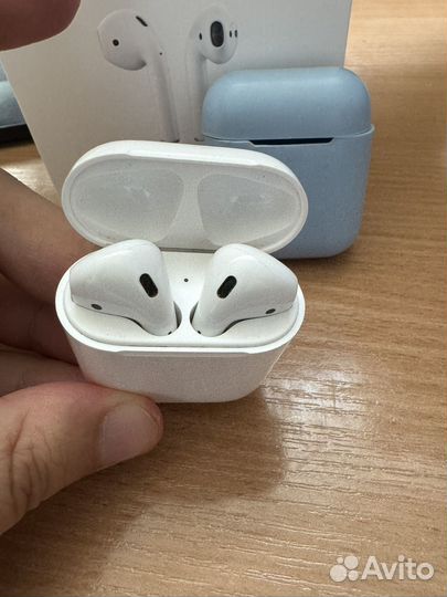 Apple AirPods 2