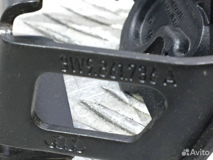 Б/У Проушина справа сзади#001