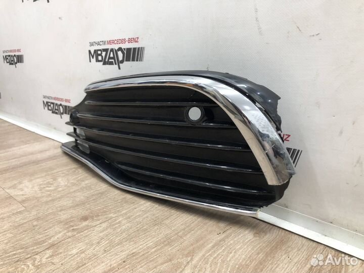 Решетка бампера левая W223 S дефект