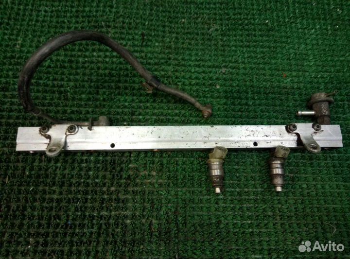 Топливная рампа Toyota Mark 2 GX81 1GGE