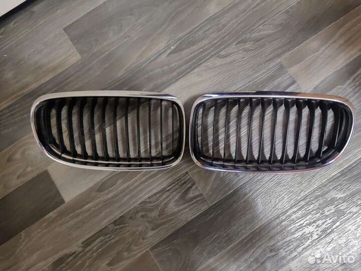 Решетка радиатора (ноздри) bmw e90 рестайлинг