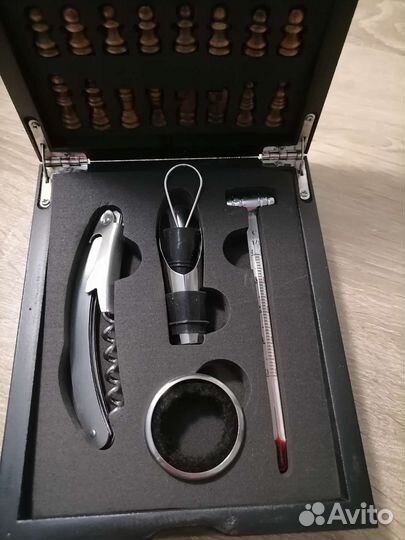 Подарочный винный набор с шахматами