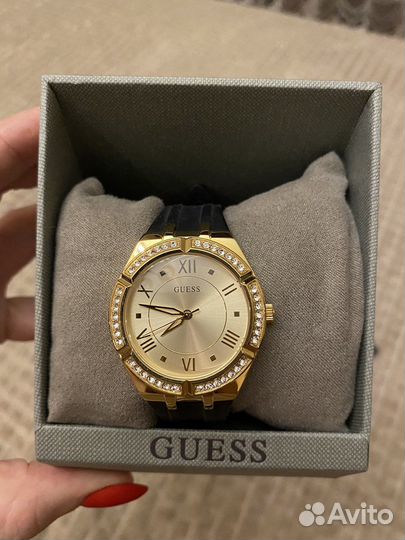Часы guess