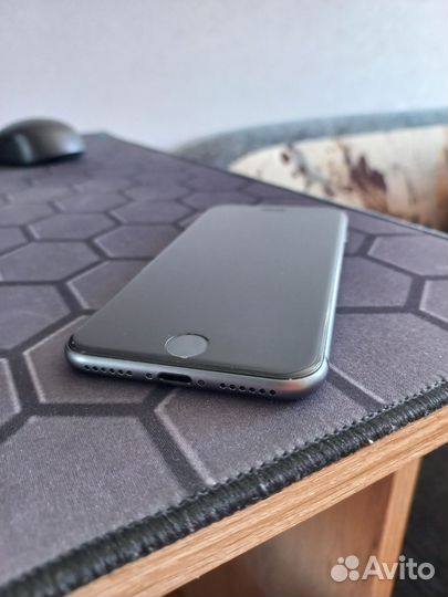 iPhone 8, 64 ГБ