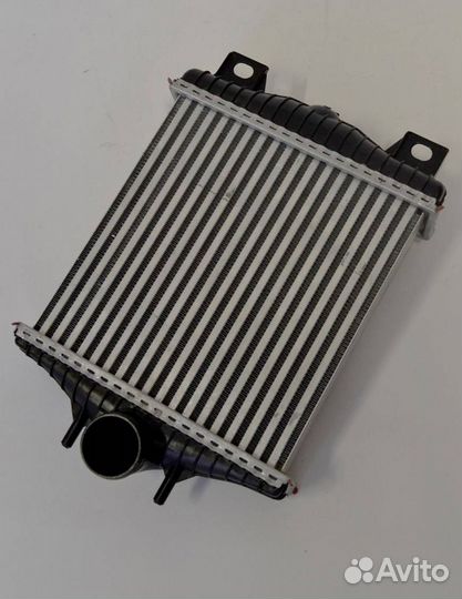 LR036432/2 Радиатор интеркулера