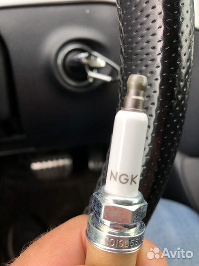 Свеча зажигания 101905611G иридиевые ngk vwag