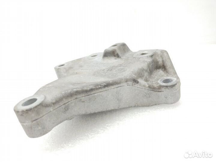 Кронштейн кпп Volkswagen Golf 6 2010