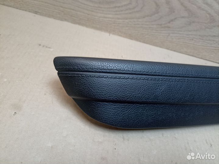 Подлокотник карты двери задней левой Passat cc