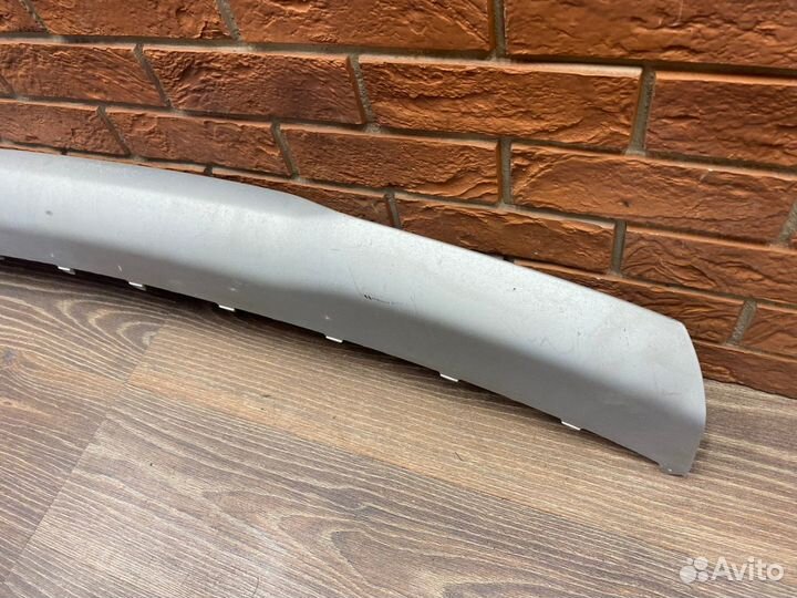 Накладка переднего бампера Kia Carnival 2020+