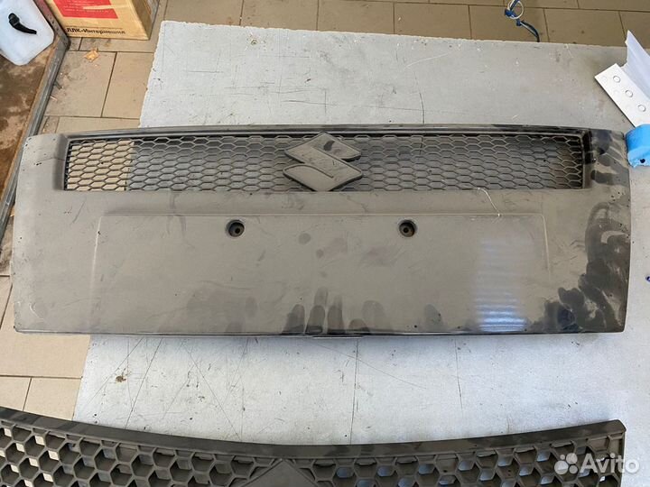 Решетка радиатора suzuki swift