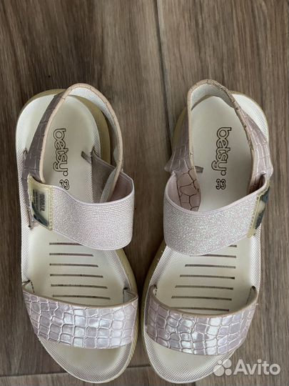 Сандалии для девочки