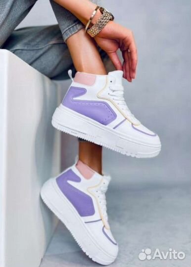 Кроссовки новые