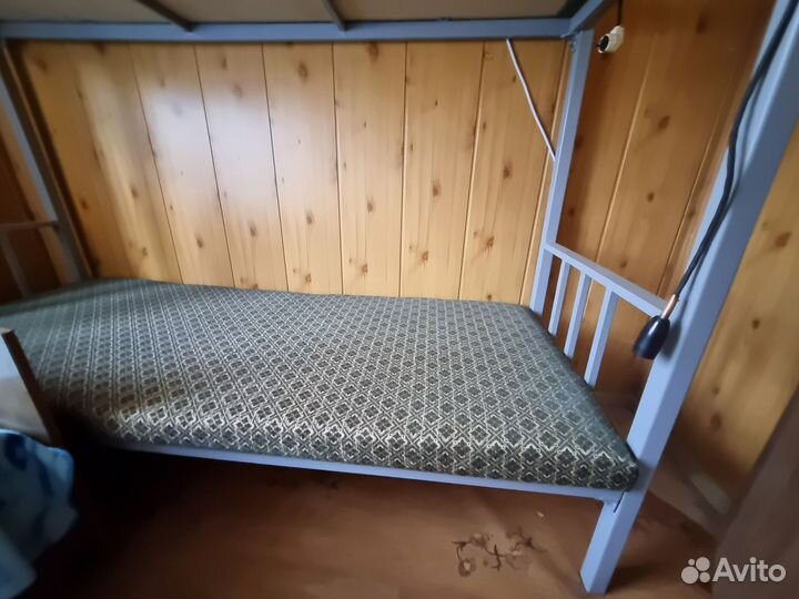 Двухъярусная кровать металлическая бу