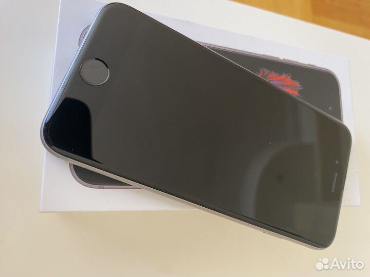 Телефон iPhone 6s
