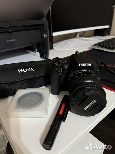 Зеркальный фотоаппарат canon eos250d kit