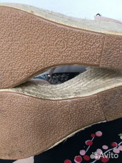 Босоножки женские