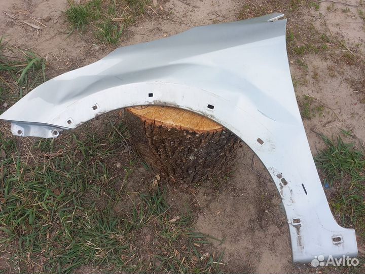 Продам крыло левое