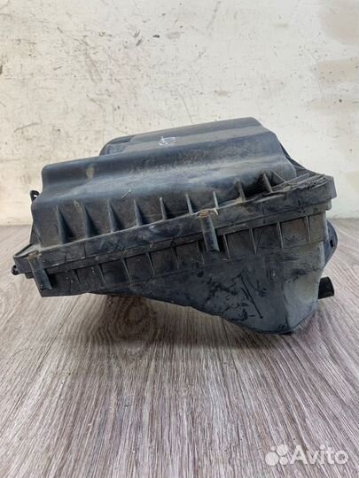 Корпус воздушного фильтра Opel Astra H универсал