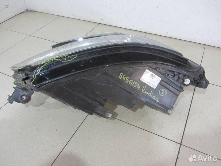 Блок фара правая Шкода