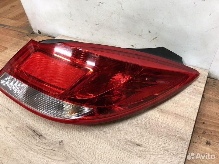 Фонарь задний правый Opel Insignia