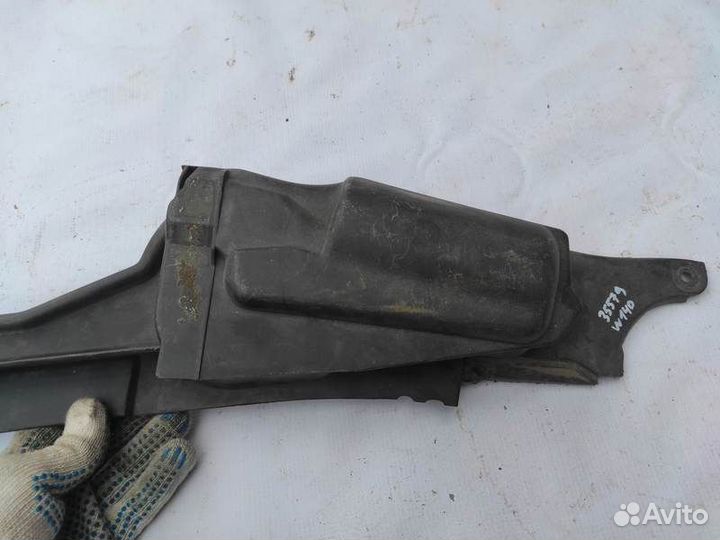 Решетка стеклоочистителей левая Mercedes-Benz S-кл