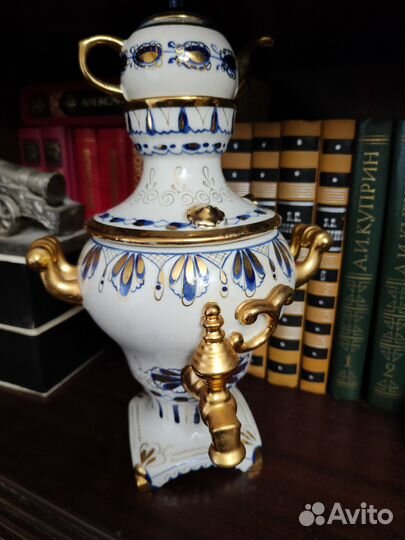 Самовар фарфоровый гжель