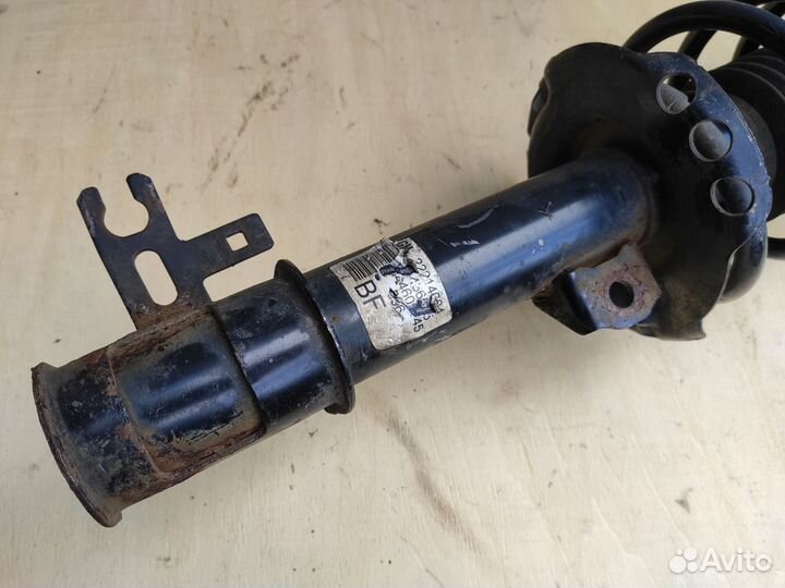 Амортизатор правый в сборе на Astra H Zafira B