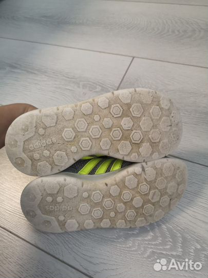 Кроссовки adidas 29