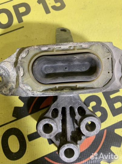 Подушка двс передняя левая Opel Astra J A16XER