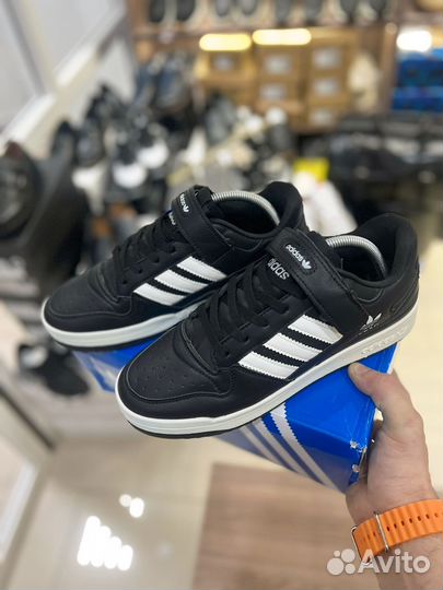 Кроссовки новые