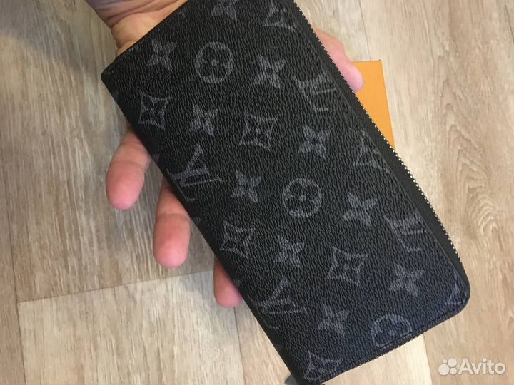 Продаю мужское портмоне Louis Vuitton