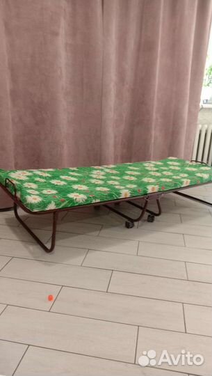 Раскладушка с матрасом