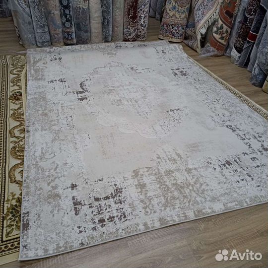 Ковер новый современный