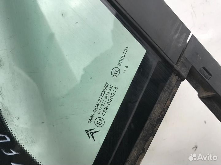 Форточка передней правой двери Citroen C5 X7