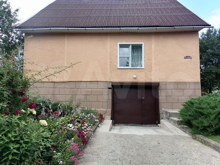 Дом 185,6 м² на участке 12,9 сот.