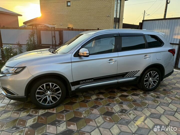 Mitsubishi Outlander 2.0 CVT, 2018, 136 650 км