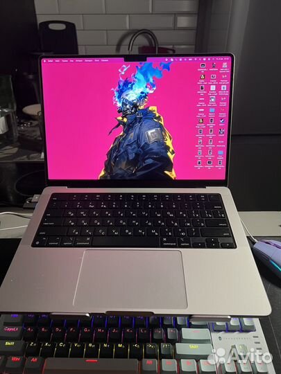 Macbook pro 14 m3 8/512