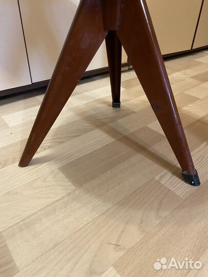 Стул для пианино винтовой