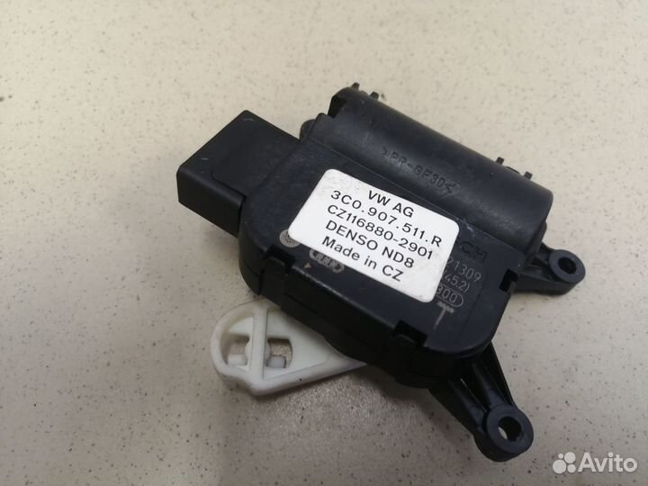 Моторчик заслонки отопителя Tiguan 2011-2016