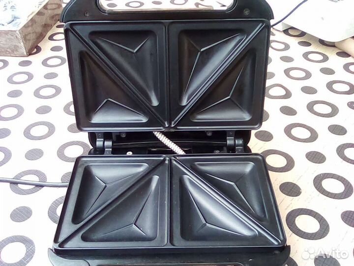 Сендвичница