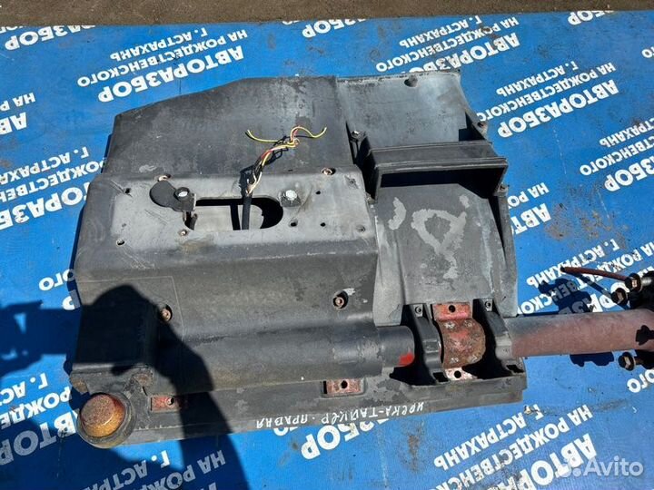 Крепление брызговика. Iveco Eurotrakker 2005