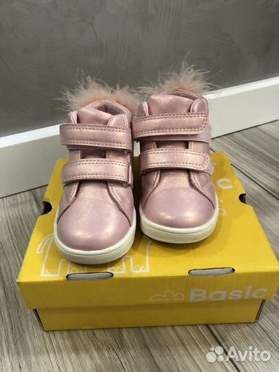 Ботинки на девочку 24