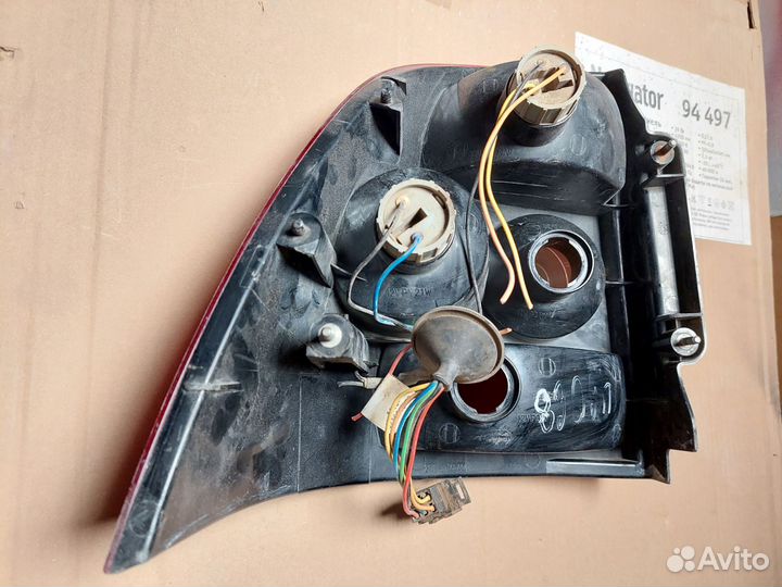 Фонарь задний правый приора